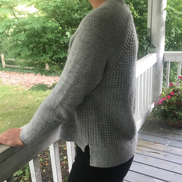 Gray sweater - Picture 8 of 8